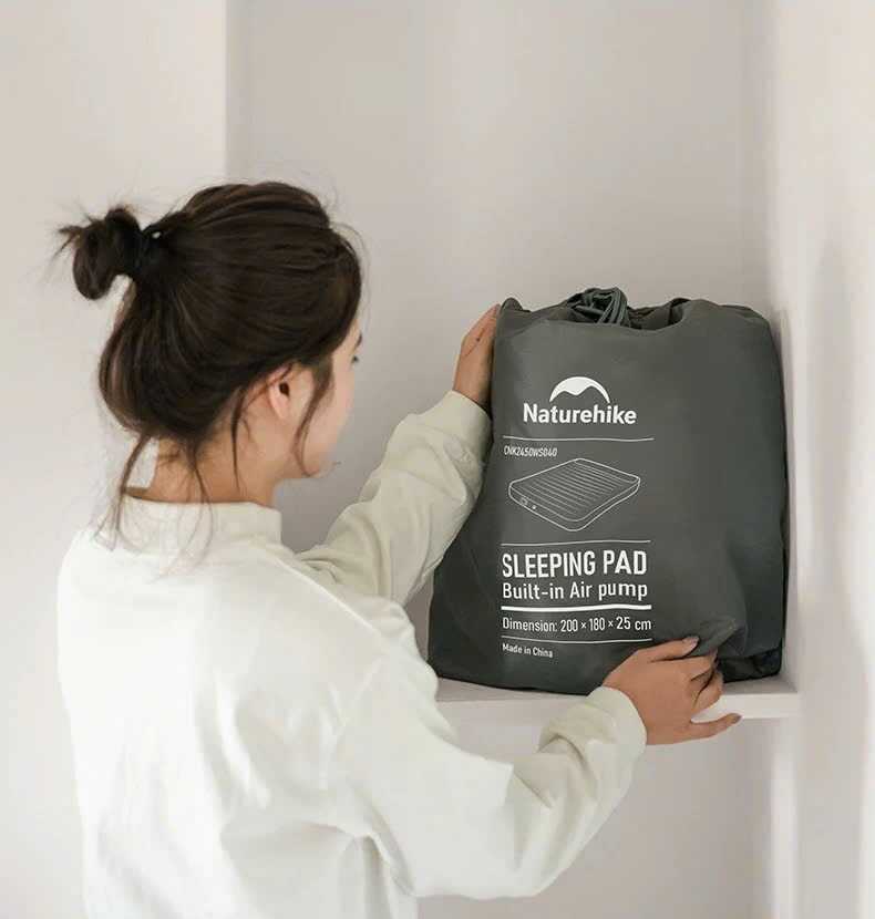 Đệm hơi dã ngoại kèm gối Naturehike Glamping CNK2450WS040