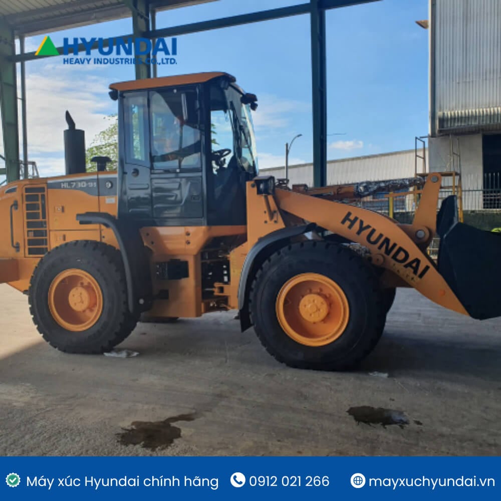 Máy xúc lật HL730-9S gầu 1.8m3