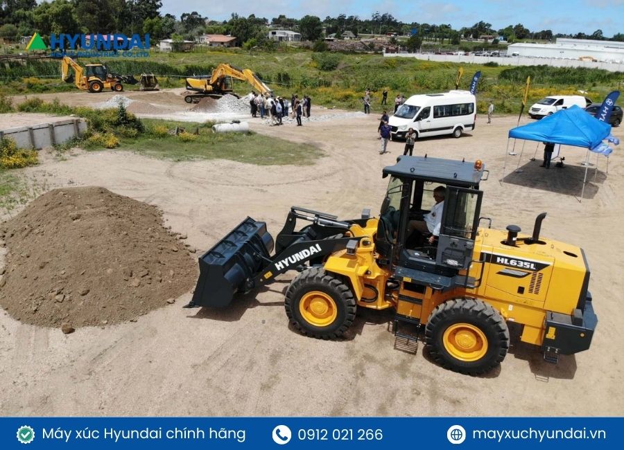 máy xúc công trình