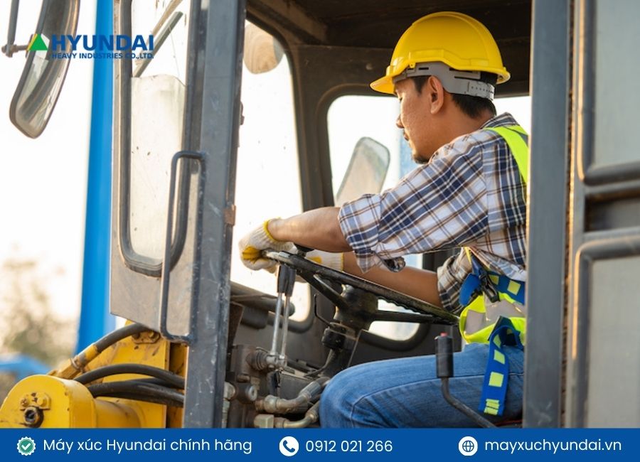 vận hành máy xúc