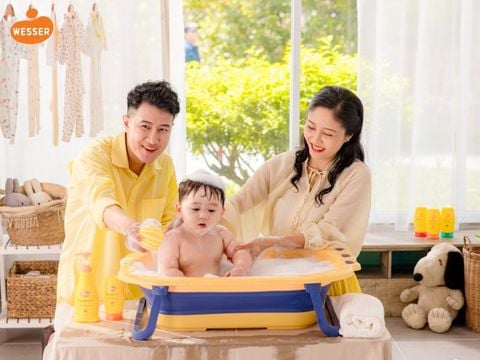Chọn sữa tắm cho bé sơ sinh thế nào mới an toàn?