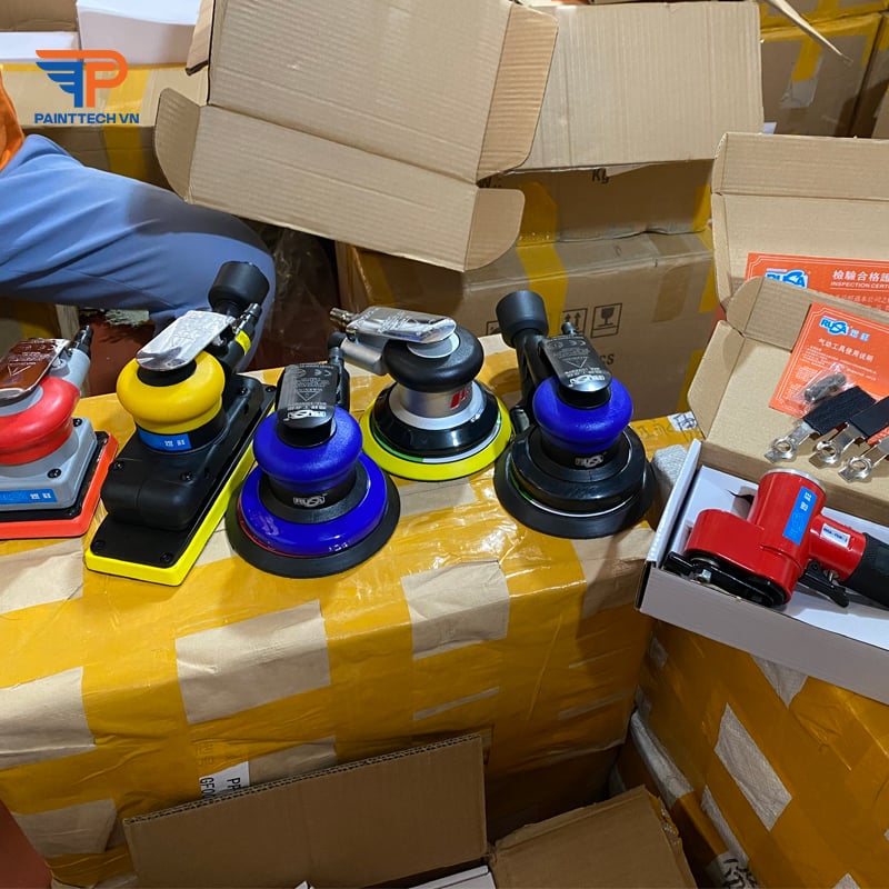 Nên sử dụng máy chà nhám hơi hay máy chà nhám điện