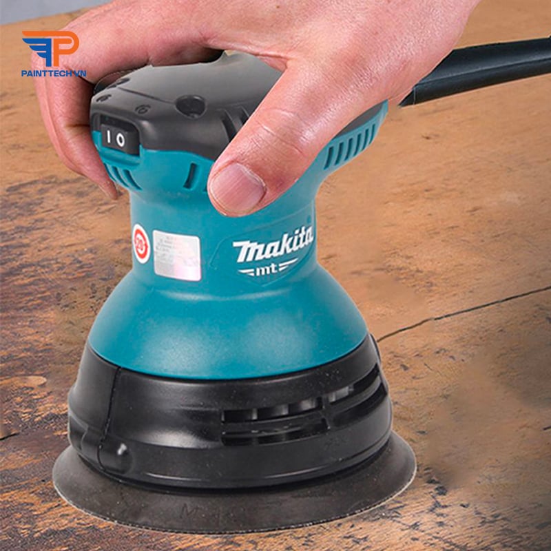 Nên sử dụng máy chà nhám hơi hay máy chà nhám điện