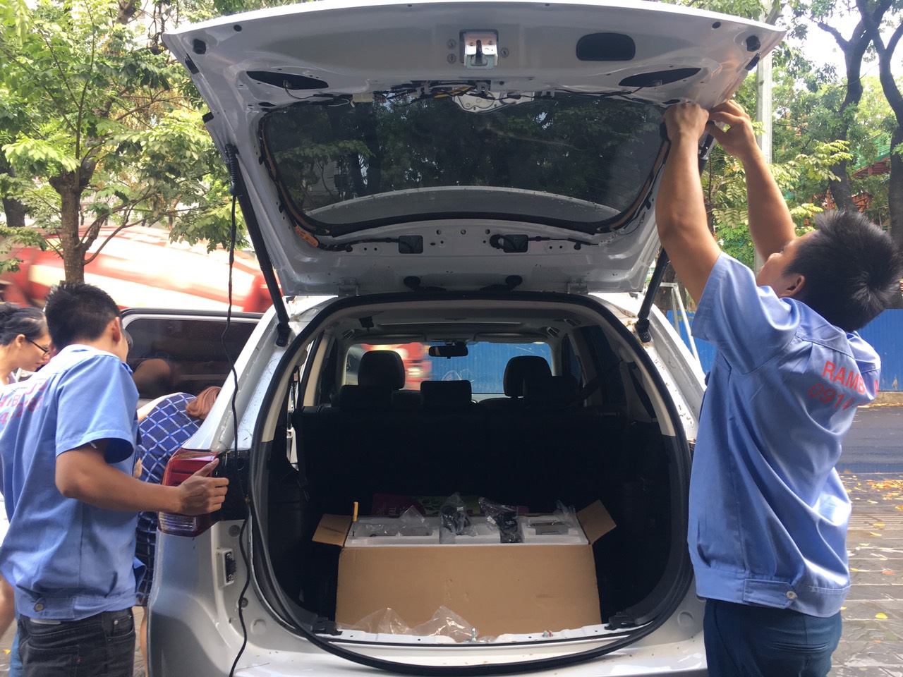 Địa chỉ lắp cốp điện Outlander nhiều nhất, uy tín ở Hà Nội