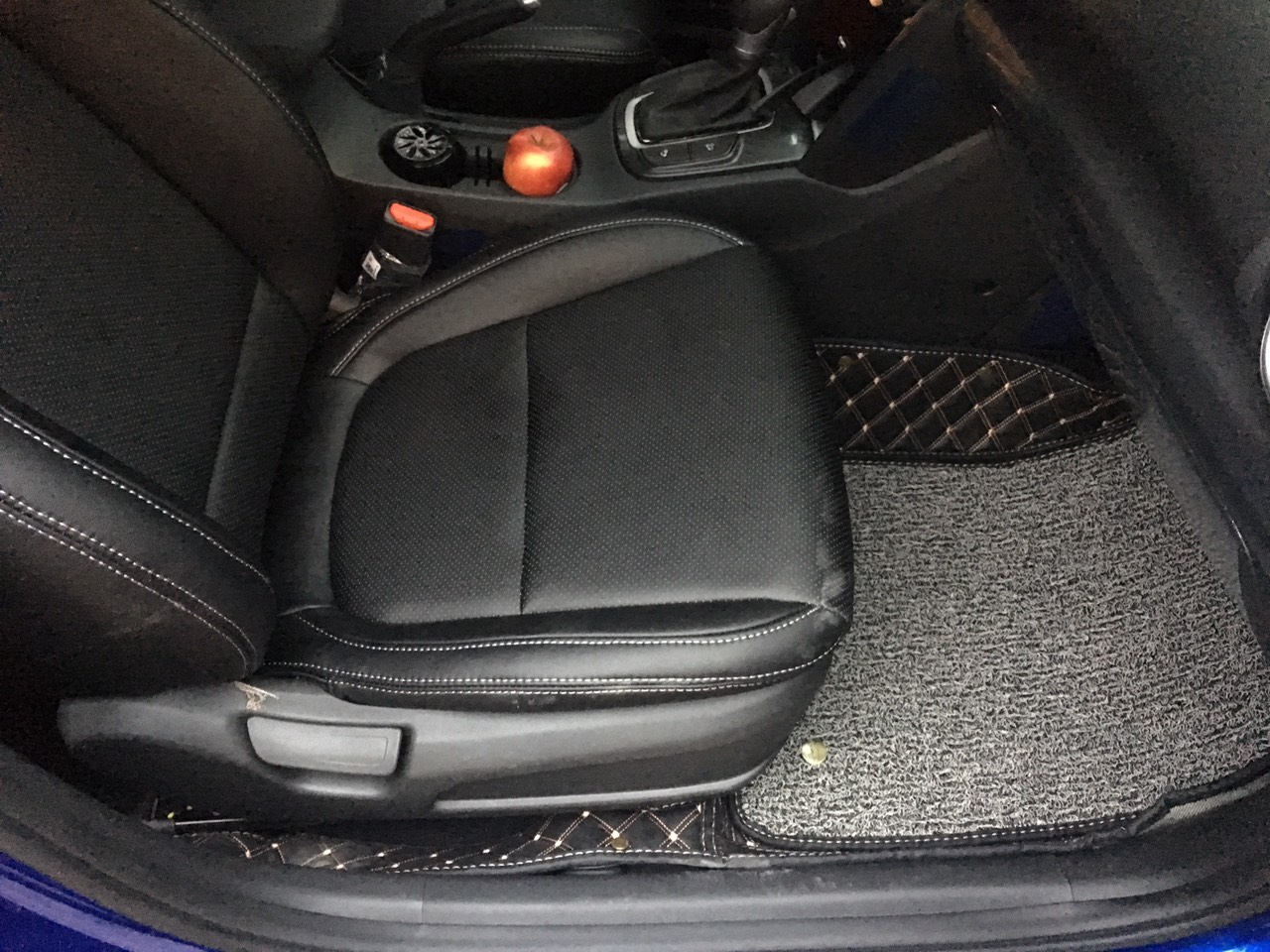 Xu hướng Sử Dụng Thảm 6D trải Sàn Oto Hot nhất 2020