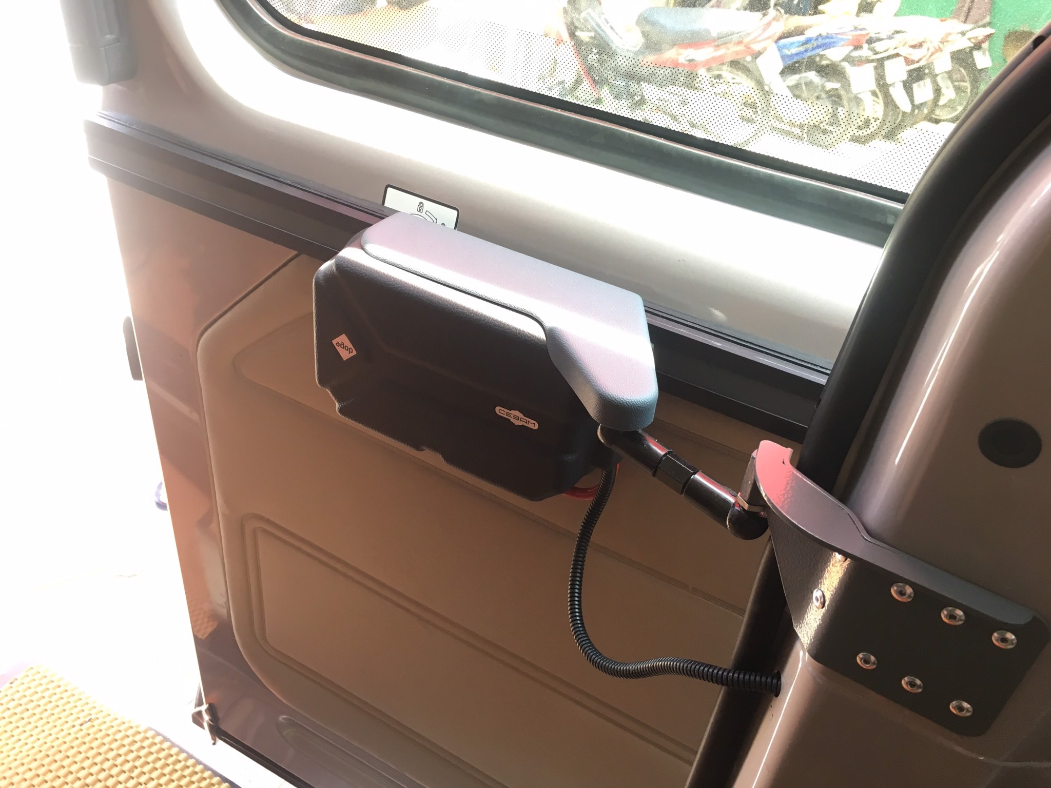 Ngày làm việc hết công suất tại Rambo Auto với dàn cửa tự động Nga cho Transit, Solati