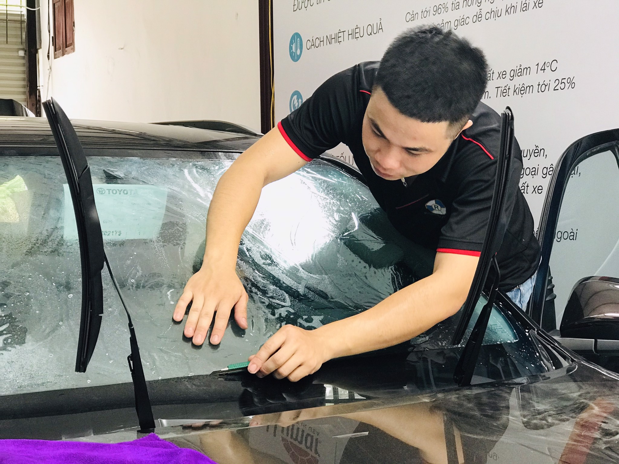 Nên dán phim cách nhiệt loại nào cho Mercedes?