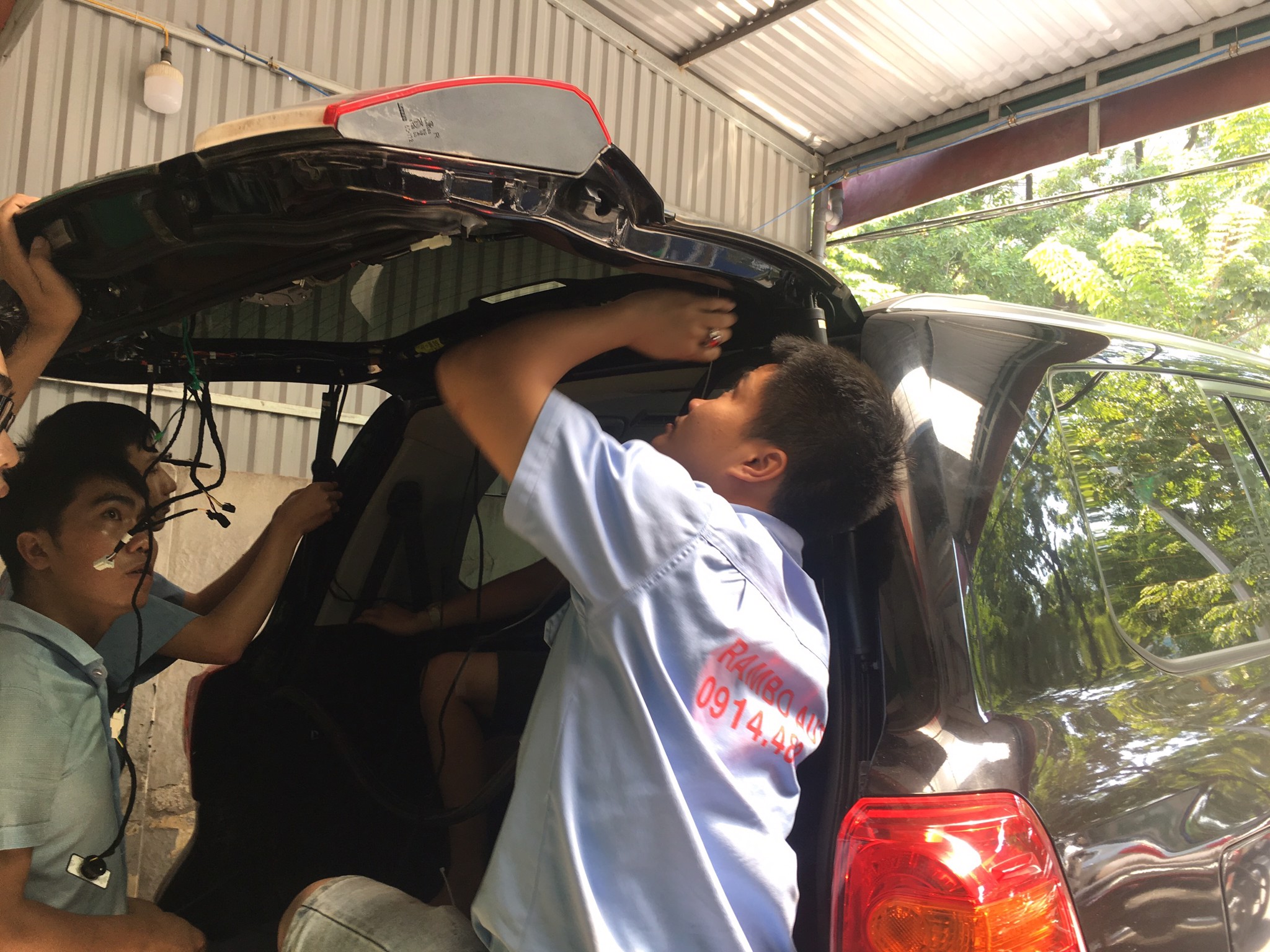 Xưởng chuyên độ xe Land Cruiser