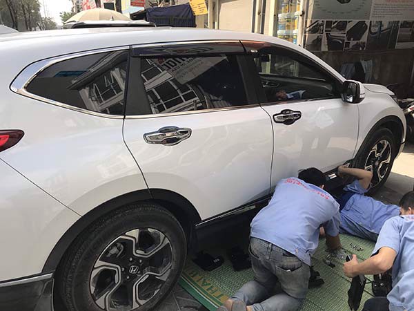 CÁC MẪU BẬC BỆ BƯỚC ĐIỆN CHO Ô TÔ NĂM 2020