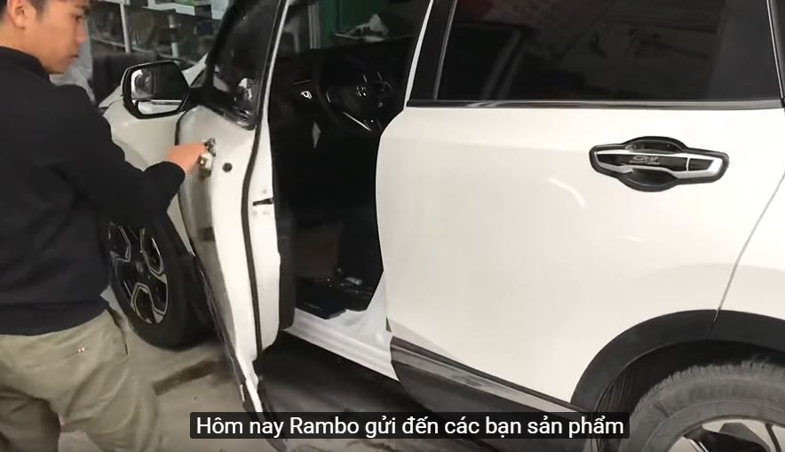 Nội thất ô tô lắp bậc điện Honda CR-V nhiều nhất ở Hà Nội