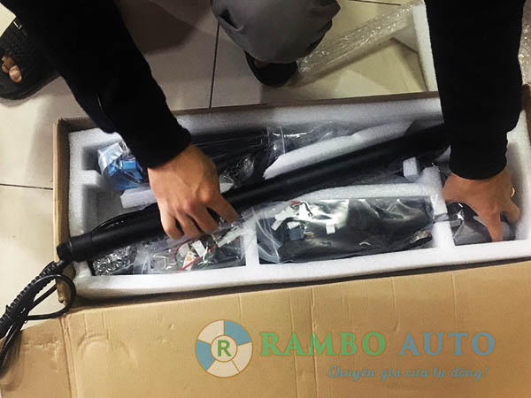 Cốp điện Ford Tourneo uy tín chất lượng