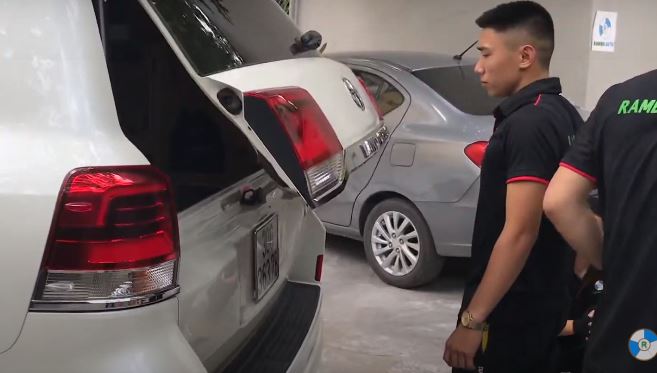 Lắp cốp điện Land Cruiser ở đâu tốt?