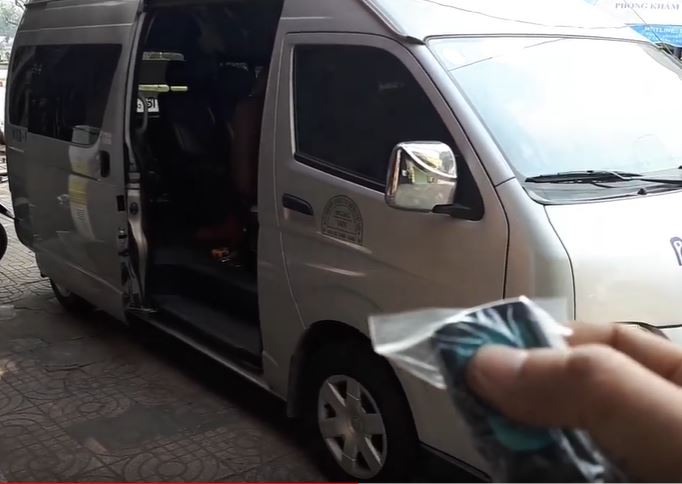 Test tính năng cửa tự động giấu kín Toyota Hiace ở Bình Phước - Tphcm