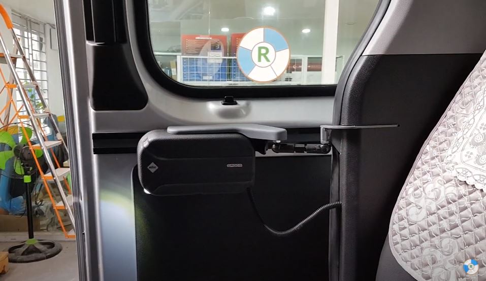 Bác chủ Hyundai Solati chỉ tin dùng cửa tự động Nga chính hãng!