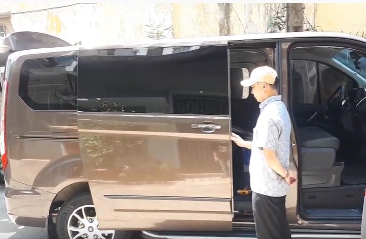 Video thực tế lắp cửa lùa tự động Ford Turneo 2020 ở Tphcm - Rambo Auto