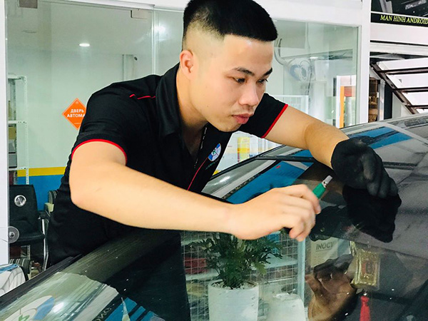 Báo giá các gói dán kính cách nhiệt film LLumar xe 7 chỗ