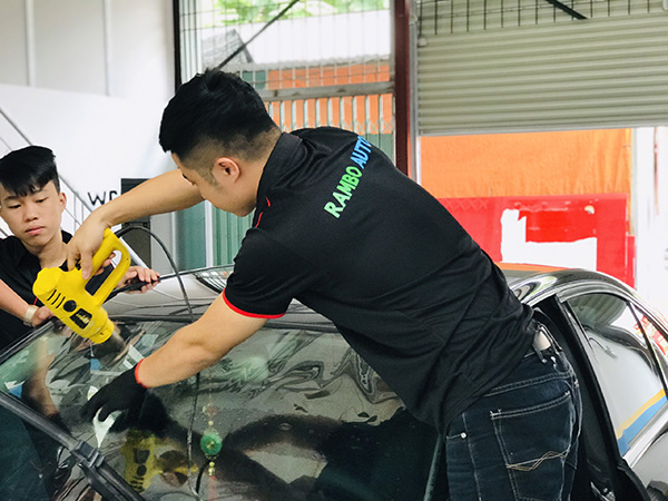 Tư vấn dán kính chống nắng ô tô LLumar ở Hà Nội