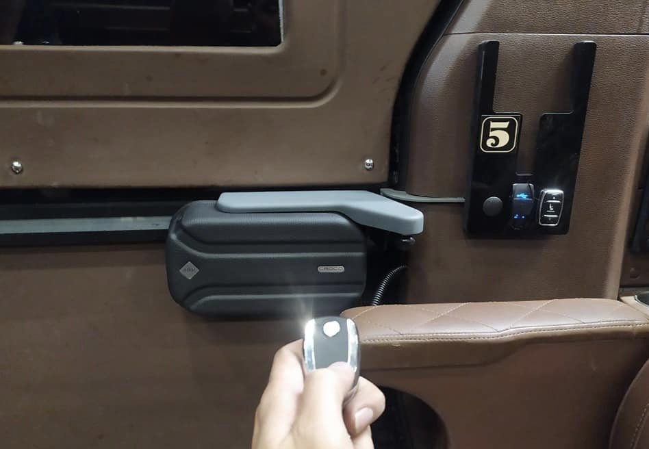 Dcar limousine – Xe limousine độ cửa lùa tự động Nga chính hãng.