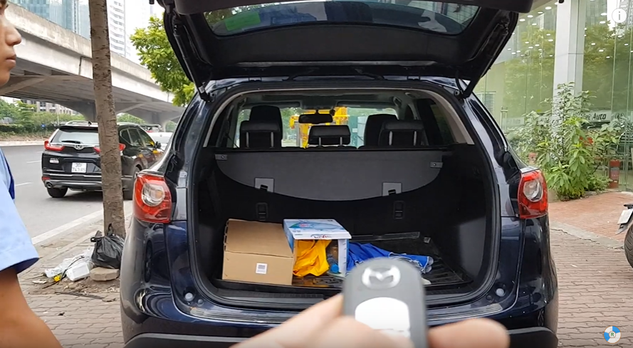 Cốp đóng mở điện Mazda CX5 lắp đặt Gara - Đồ chơi đáng trang bị nhất