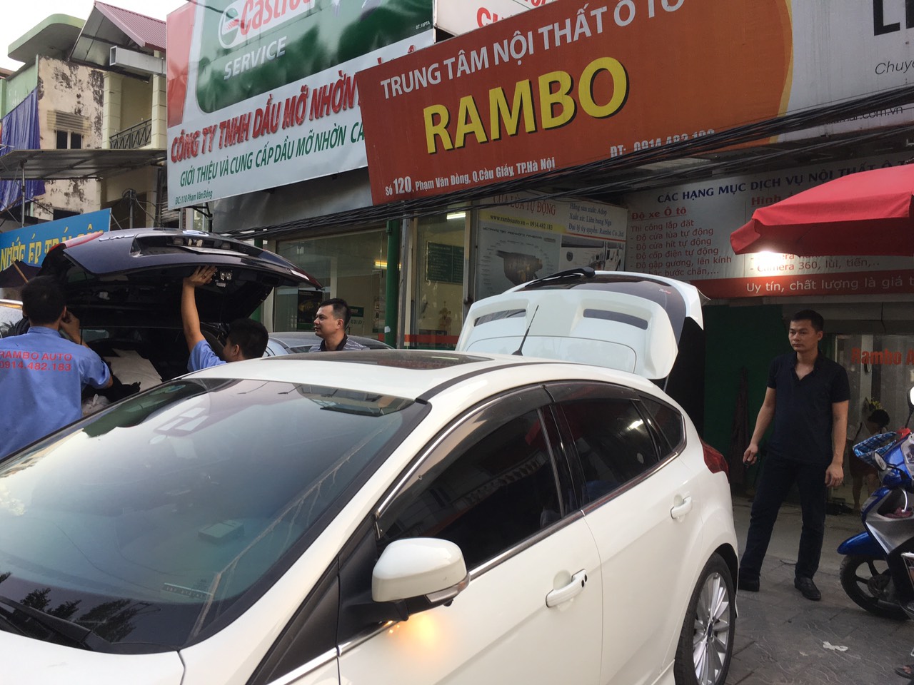 Nội thất ô tô lắp cốp điện Ford Focus nhiều kinh nghiệm, chất lượng