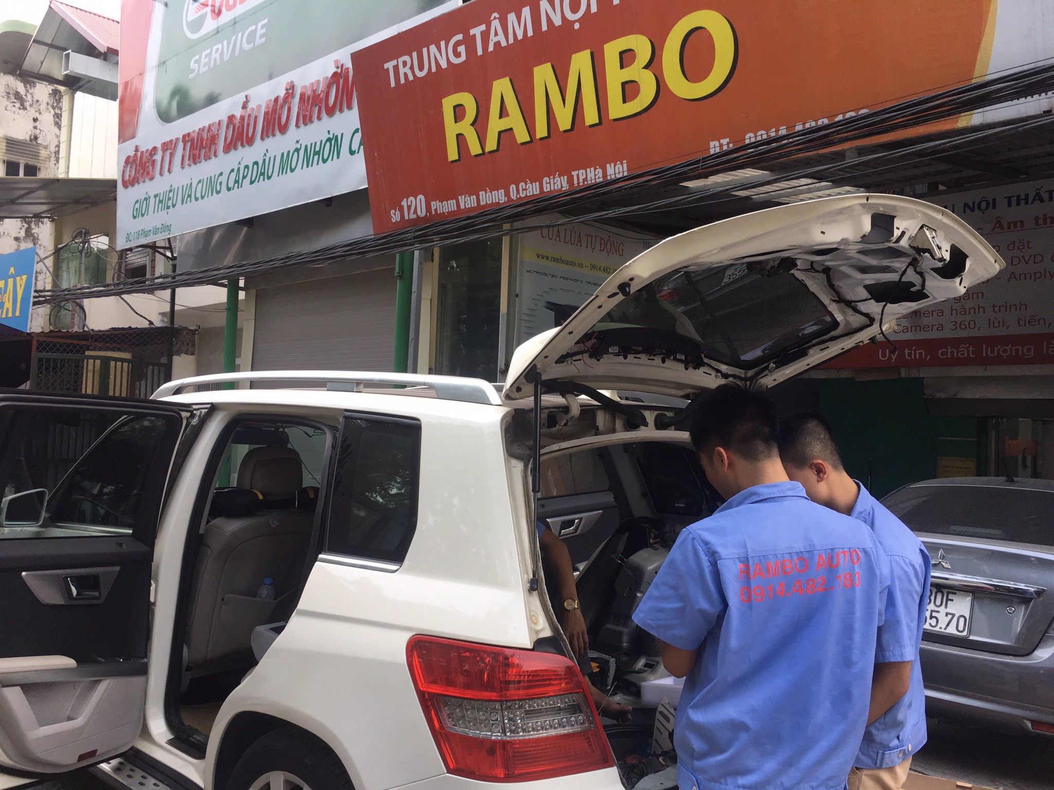 Địa chỉ độ cốp đóng mở điện Mercedes GLK300 uy tín giá tốt tại Hà Nội