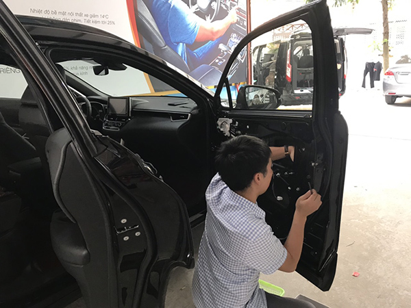 Toyota Cross nên lắp đồ chơi - phụ kiện gì?