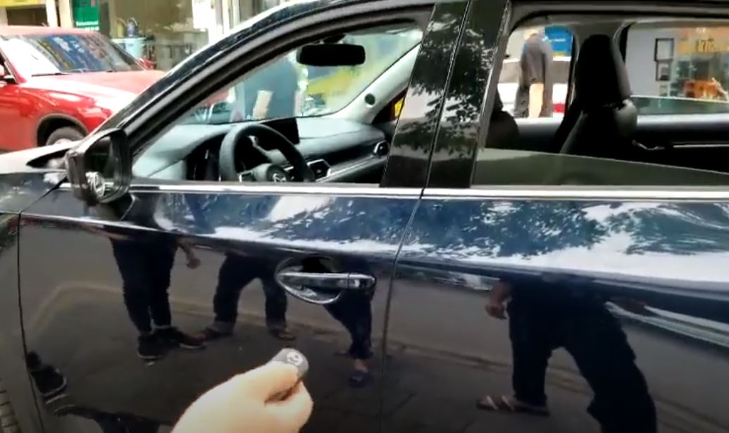 Sử dụng tự động gập gương lên kính Mazda Cx5 ✔ Xòe cụp gương, lên xuống hé kính