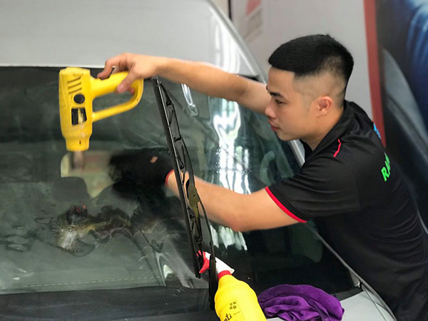 Địa chỉ dán kính ô tô uy tín tại Tây Hồ - Hà Nội