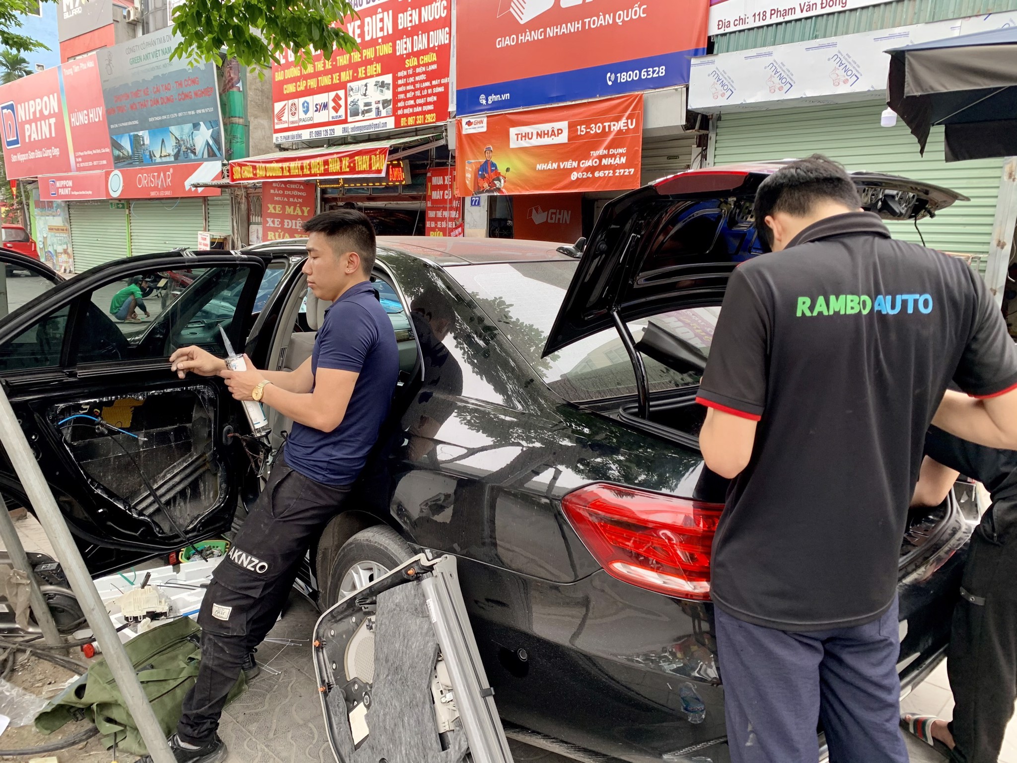 Mercedes E300 độ cửa hít - Cốp điện Luxury tốt nhất 2021