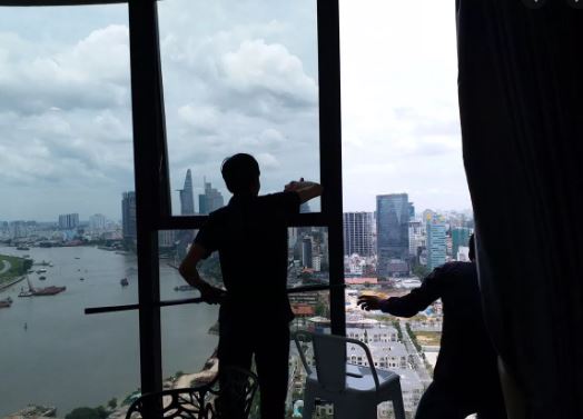 Dán phim cách nhiệt cửa sổ chung cư ở Hà Nội - Film chính hãng