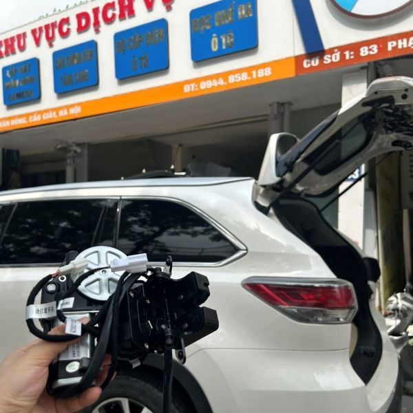Cốp điện highlander 2016-2021