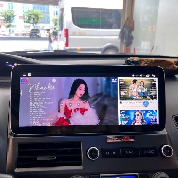 Màn hình Honda Civic kiểu mercedes