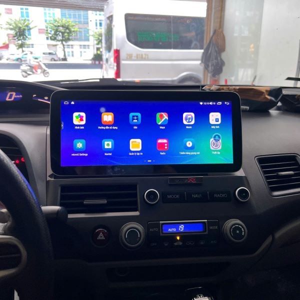 Màn hình Honda Civic kiểu mercedes