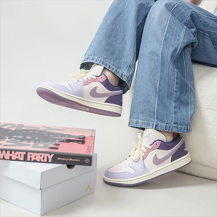 air Jordan 1 Low Pastel Purple lên chân
