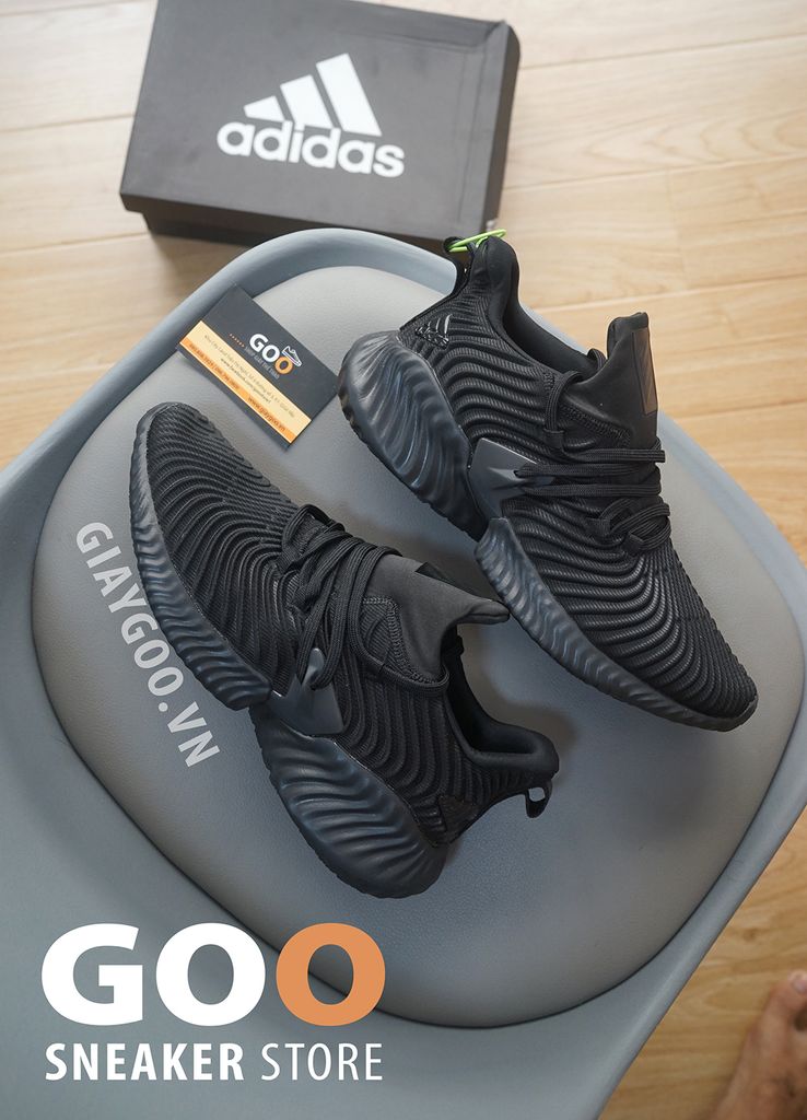 giày alphabounce đen