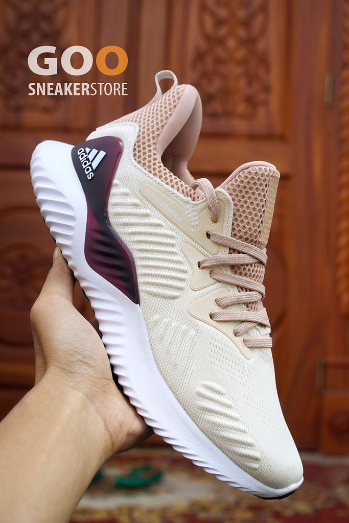 giày alphabounce beyond