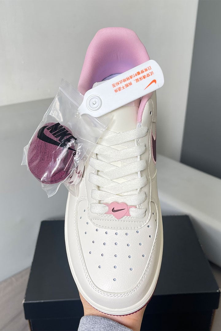 Giày Air Force 1 Valentine's Day 2023 rep 11 like auth