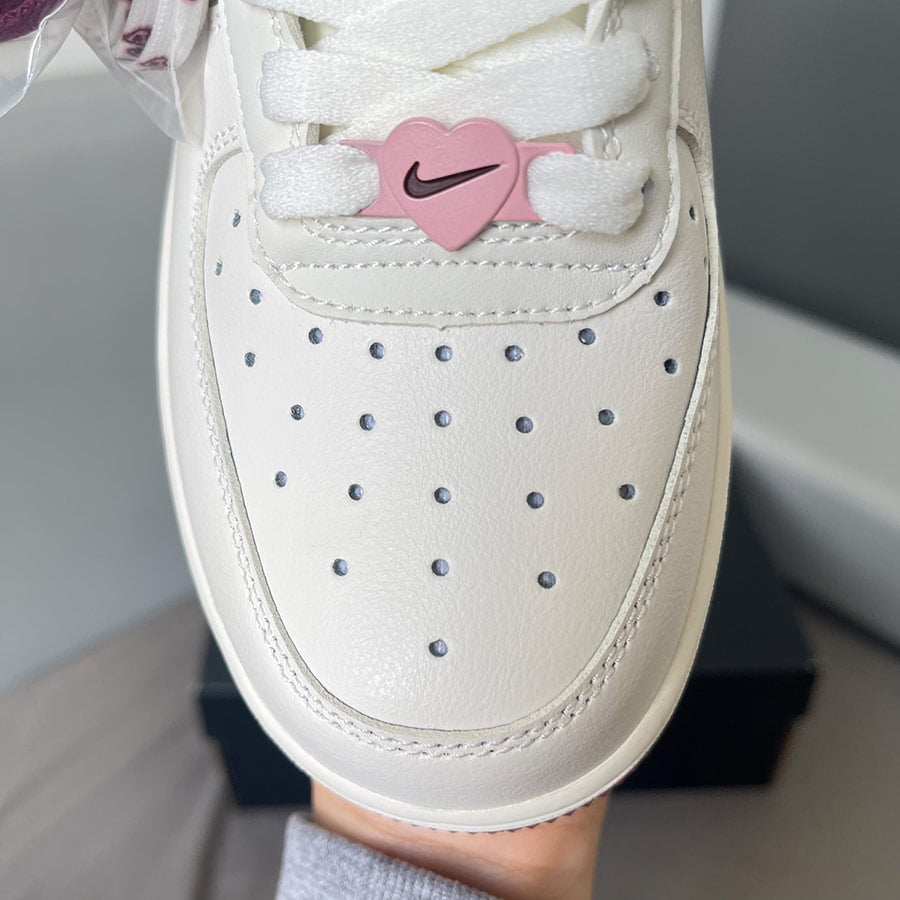 Giày Air Force 1 Valentine's Day 2023 rep 11 like auth
