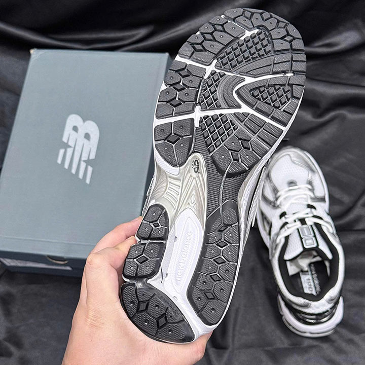 Giay New Balance 1906r Silver Metallic Black like auth best quality