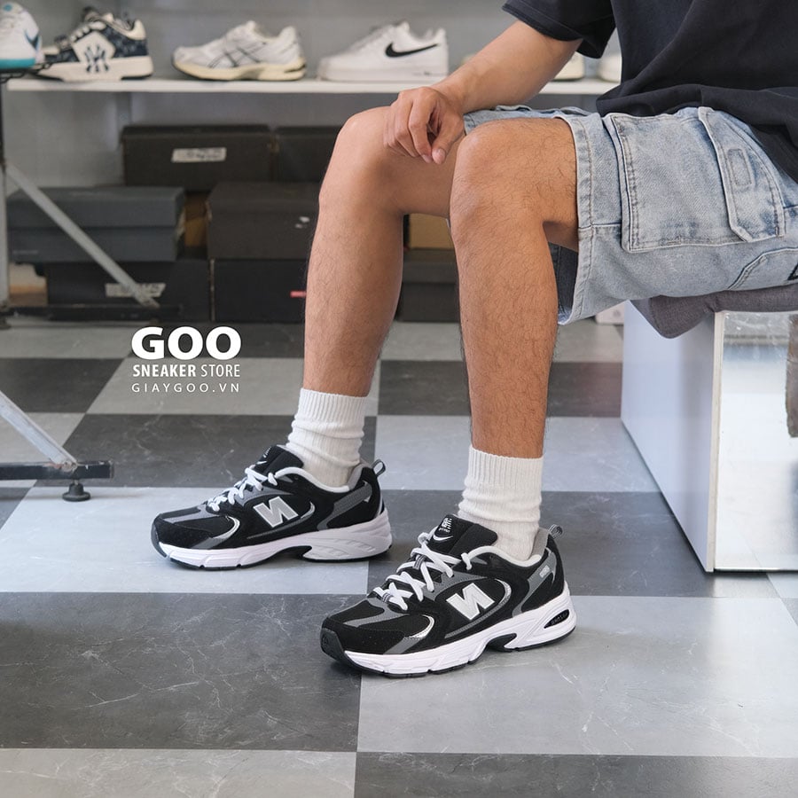 Giay New Balance 530 Classic Black out fit