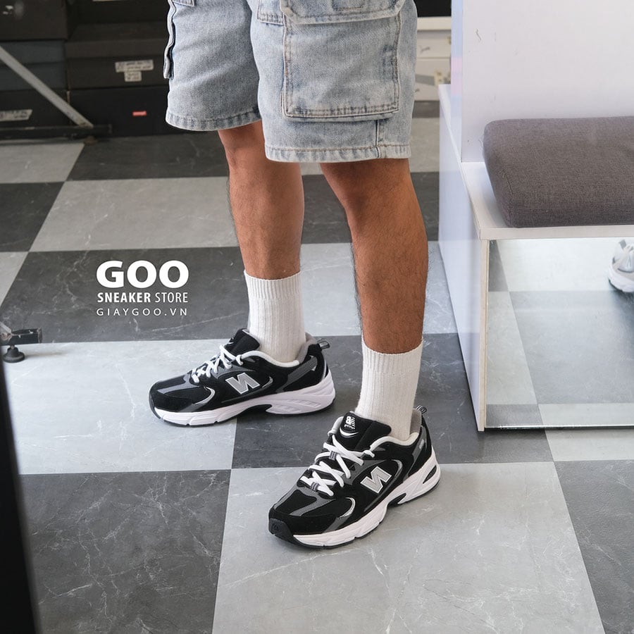 Giay New Balance 530 Classic Black out fit
