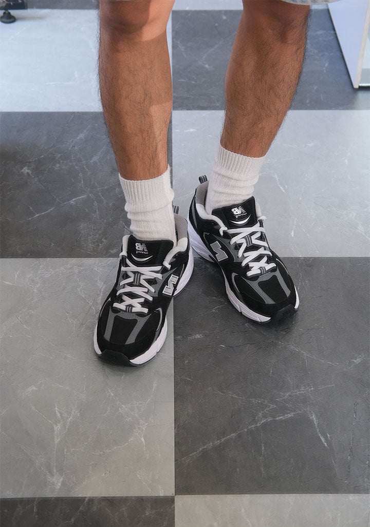 Giay New Balance 530 Classic Black out fit