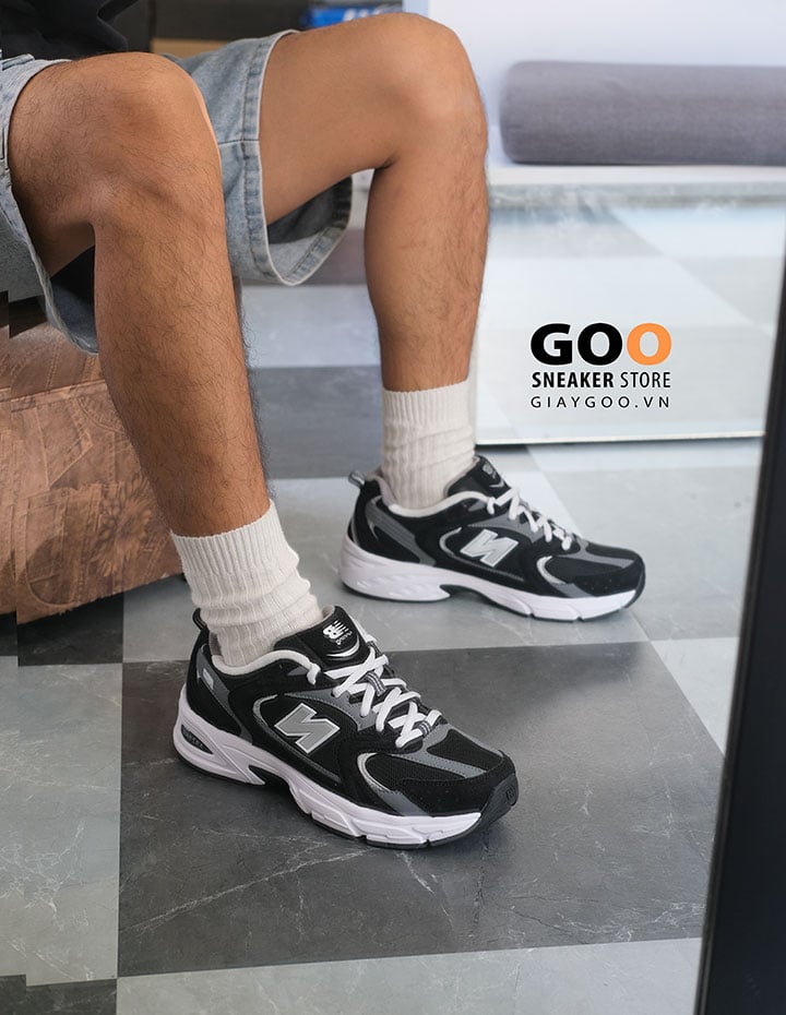 Giay New Balance 530 Classic Black out fit