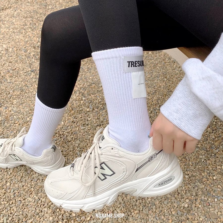Giày New Balance 530v2 Retro Khaki on feet