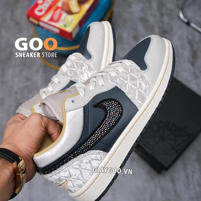 Jordan 1 Low Beaded Swoosh like auth