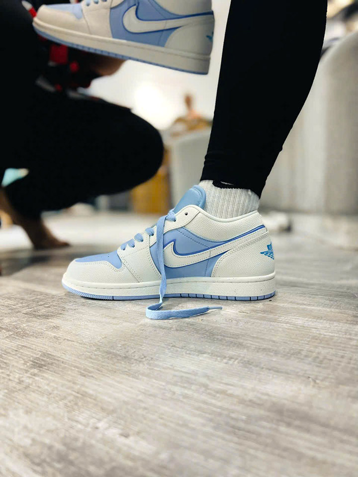 Jordan 1 Low Reverse Ice Blue outfit nam nữ