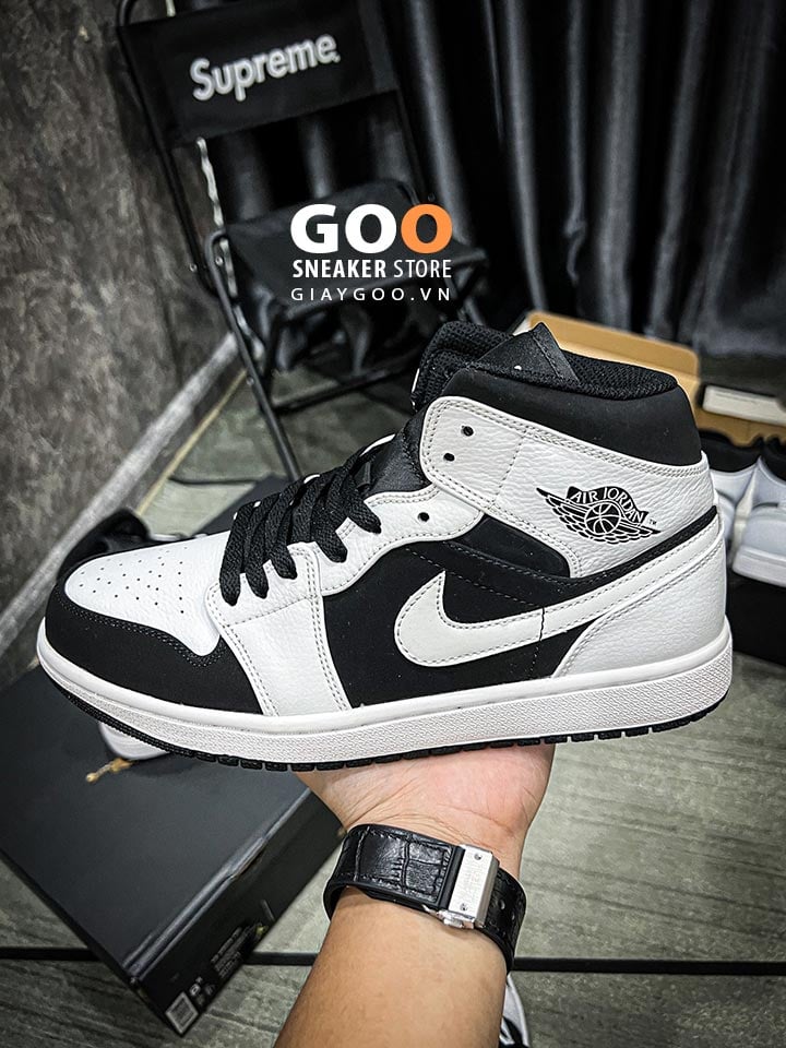 Jordan 1 Mid Tuxedo like auth