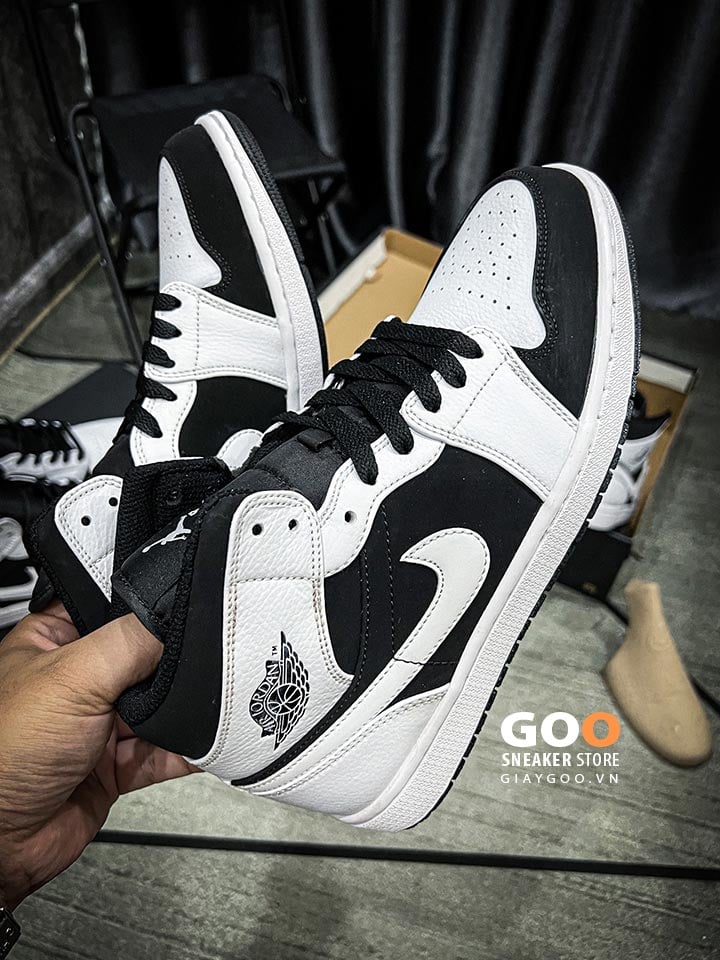 Jordan 1 Mid Tuxedo like auth