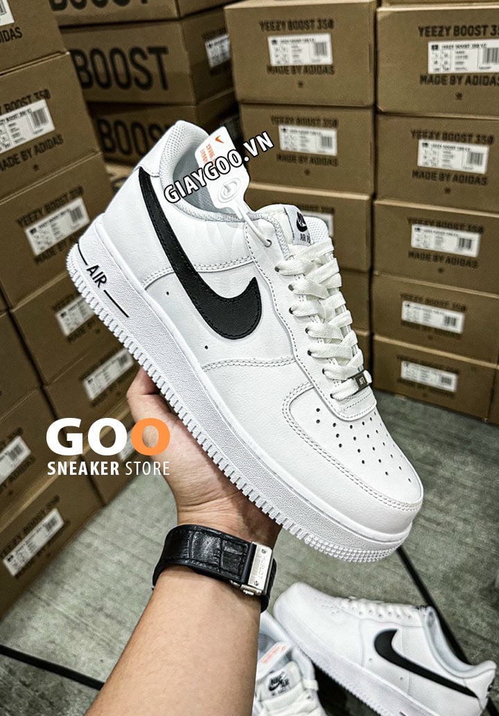 Nike Air Force 1 trắng móc đen