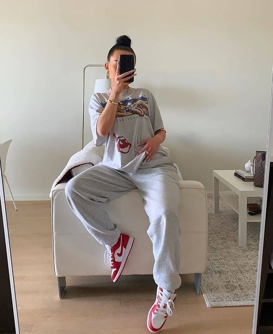 Nike Jordan 1 Low Gym Red phối đồ nữ 2